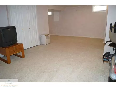 1005 E Walker St, Saint Johns, MI 48879 photo 22