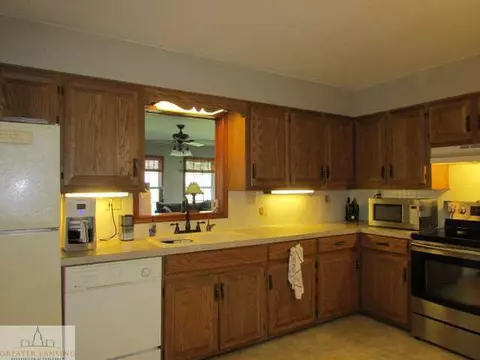 216 Mark St, Mason, MI 48854 photo 9