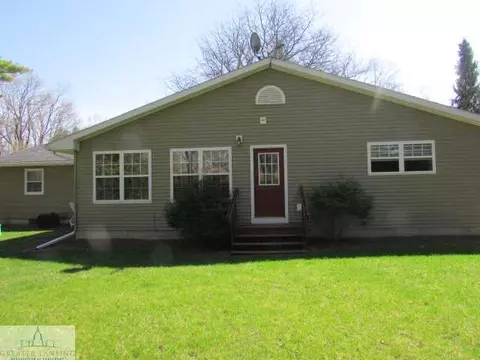 216 Mark St, Mason, MI 48854 photo 4