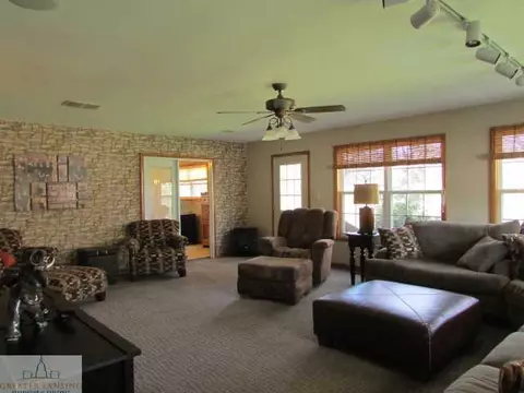 216 Mark St, Mason, MI 48854 photo 7