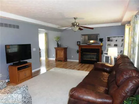 2960 Pine Tree Rd, Lansing, MI 48911 photo 4