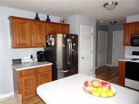 2960 Pine Tree Rd, Lansing, MI 48911 photo 7