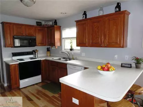 2960 Pine Tree Rd, Lansing, MI 48911 photo 8