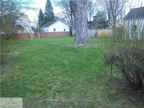 213 E Scott, Grand Ledge, MI 48837 photo 3