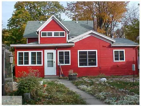 302 E Oak, Mason, MI 48854 photo 2