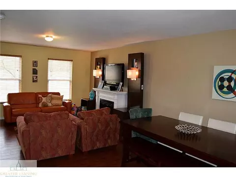 7631 Taragreen Dr, Lansing, MI 48917 photo 2