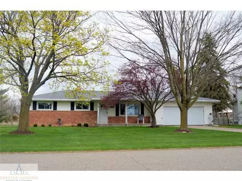 727 Arbor Vitae Dr, Lansing, MI 48917 photo 2