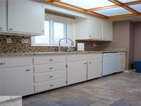 727 Arbor Vitae Dr, Lansing, MI 48917 photo 8