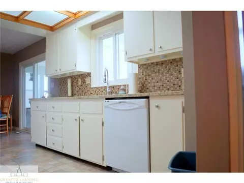 727 Arbor Vitae Dr, Lansing, MI 48917 photo 11