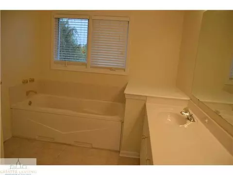 1579 Picadilly, Haslett, MI 48840 photo 10