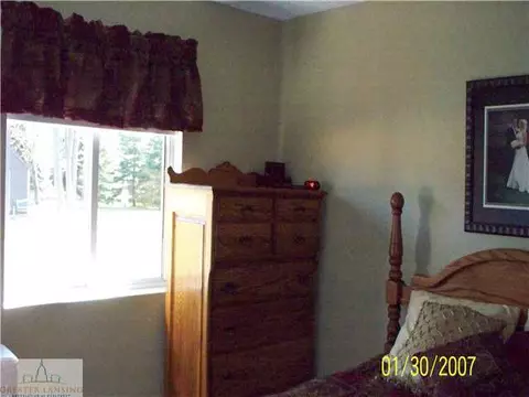 209 Hurd St, Saint Johns, MI 48879 photo 6