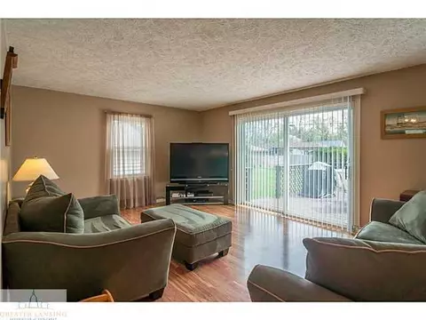 432 Iris, Lansing, MI 48917 photo 2