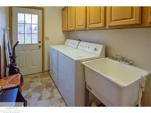 1402 Alan Ln, Lansing, MI 48917 photo 14