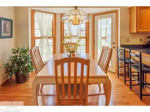 1402 Alan Ln, Lansing, MI 48917 photo 4