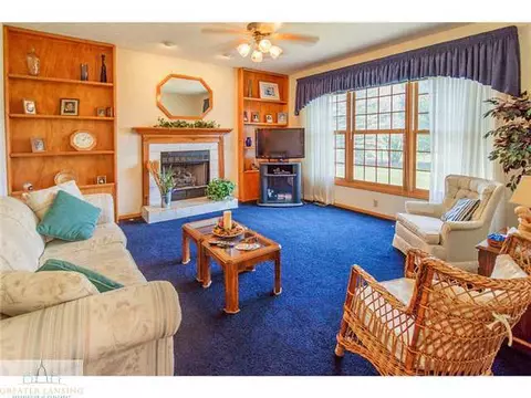 1402 Alan Ln, Lansing, MI 48917 photo 2