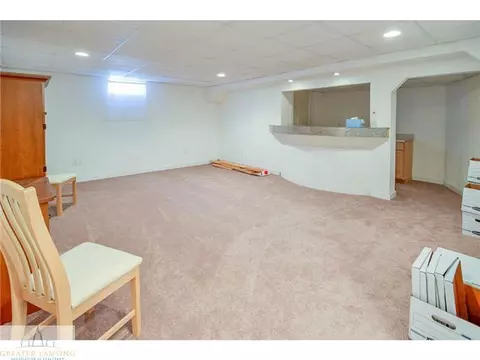1402 Alan Ln, Lansing, MI 48917 photo 18