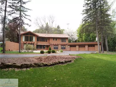 715 E Scott, Grand Ledge, MI 48837 photo 2