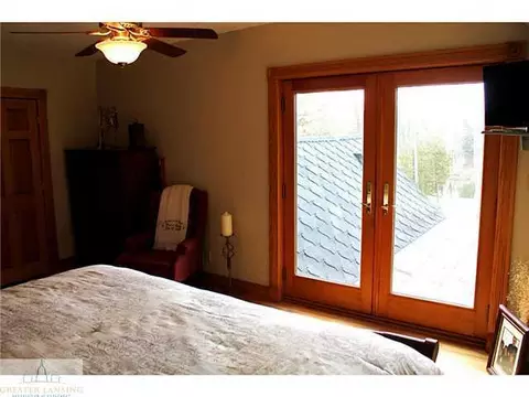 240 Washington, Dimondale, MI 48821 photo 11
