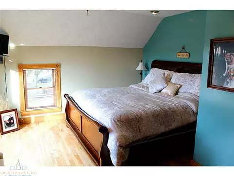 240 Washington, Dimondale, MI 48821 photo 10