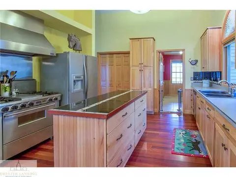 676 W Harper, Mason, MI 48854 photo 2