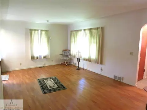 2521 Devonshire Ave, Lansing, MI 48910 photo 4