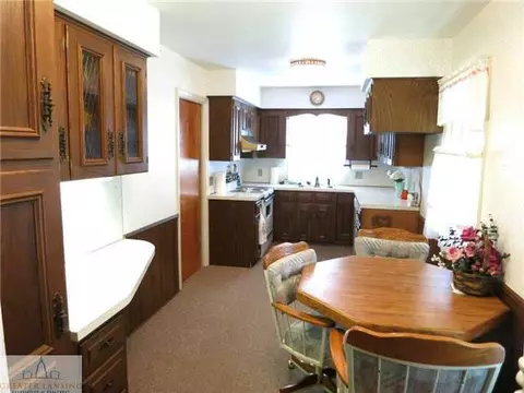 2521 Devonshire Ave, Lansing, MI 48910 photo 6