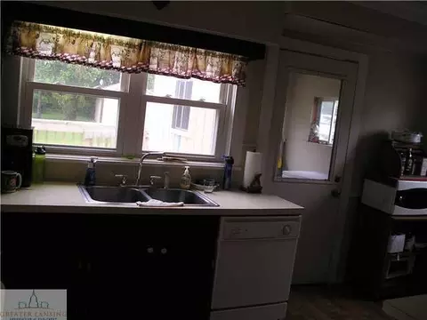 607 E Walker St, Saint Johns, MI 48879 photo 12