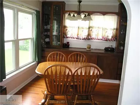 607 E Walker St, Saint Johns, MI 48879 photo 9