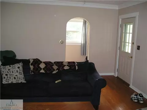 607 E Walker St, Saint Johns, MI 48879 photo 5