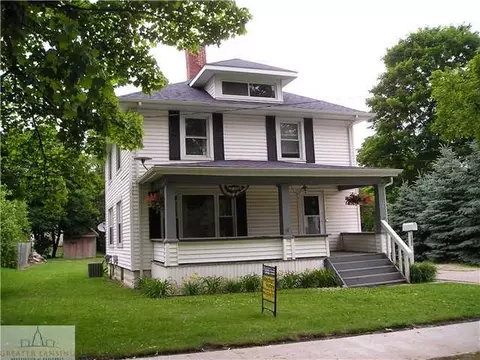 607 E Walker St, Saint Johns, MI 48879 photo 1