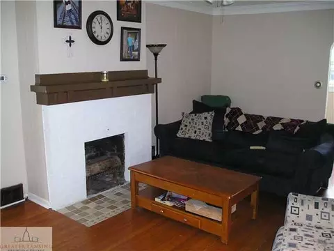 607 E Walker St, Saint Johns, MI 48879 photo 4