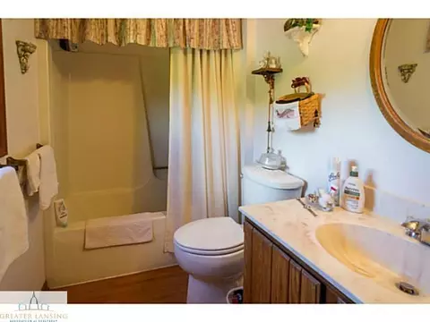 7286 Williams Rd, Lansing, MI 48911 photo 10