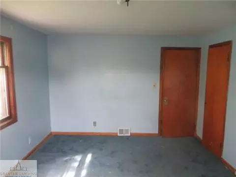 612 Everett Dr, Lansing, MI 48912 photo 9