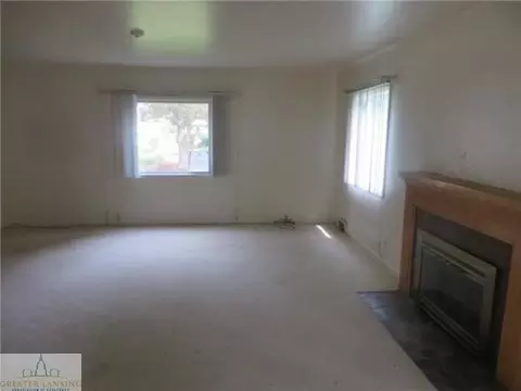 612 Everett Dr, Lansing, MI 48912 photo 4