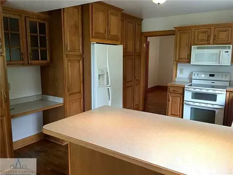 9490 S Airport Rd, Dewitt, MI 48820 photo 6