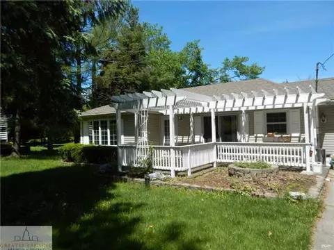 1050 W Dill, Dewitt, MI 48820 photo 1