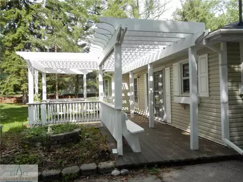 1050 W Dill, Dewitt, MI 48820 photo 3