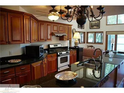 6315 Quail, Haslett, MI 48840 photo 10
