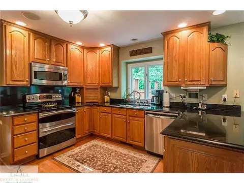 1127 Buckingham Rd, Haslett, MI 48840 photo 6