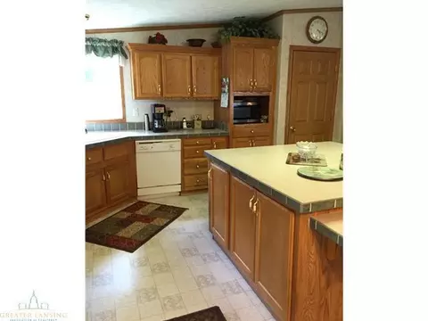 4860 E Clark, Bath, MI 48808 photo 8