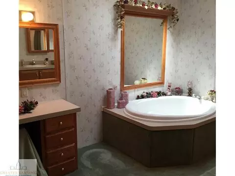 4860 E Clark, Bath, MI 48808 photo 12