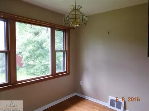 220 E Holmes Rd, Lansing, MI 48910 photo 3
