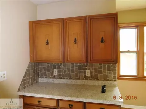 220 E Holmes Rd, Lansing, MI 48910 photo 5
