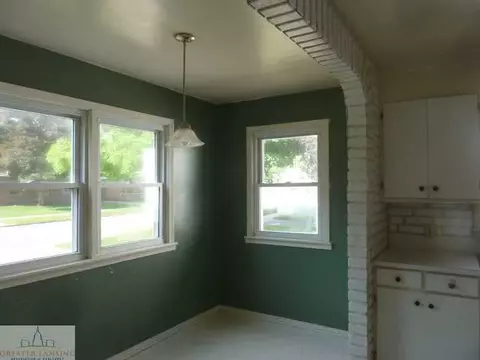 647 Maplehill Ave, Lansing, MI 48910 photo 6