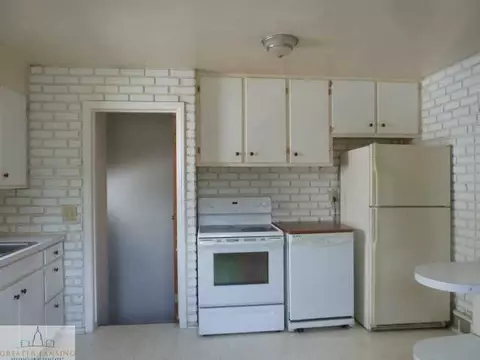 647 Maplehill Ave, Lansing, MI 48910 photo 5