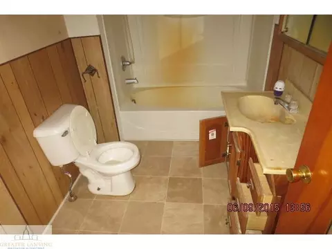 1736 E King St, Corunna, MI 48817 photo 6