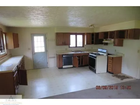1736 E King St, Corunna, MI 48817 photo 4