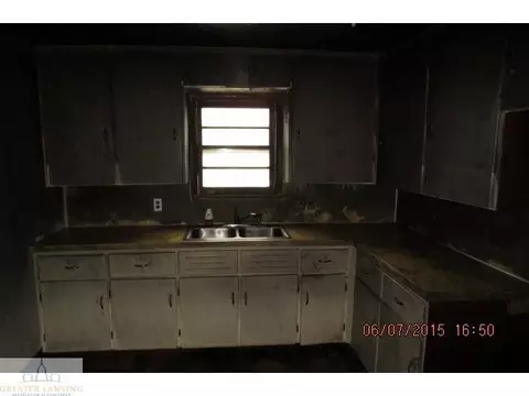 826 E Main St, Owosso, MI 48867 photo 2