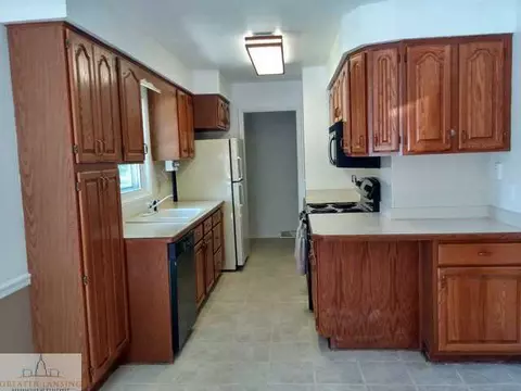5656 Green Rd, Haslett, MI 48840 photo 2