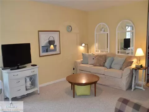 5549 Earliglow Ln, Haslett, MI 48840 photo 17